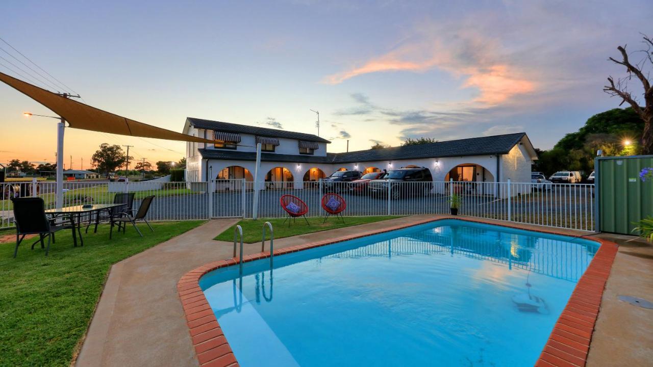 El Mexicali Motel - carbon neutral hotel in Parkes