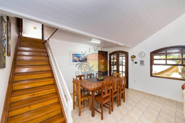 Linda Casa no Centro da Praia Próximo a Praia e Comércio em Geral