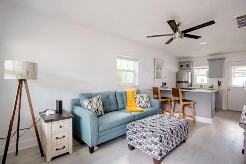 Walk Everywhere 1 Bedroom Gem in Downtown Hub — 4-Star Luxury Hotel in New Port Richey, United States