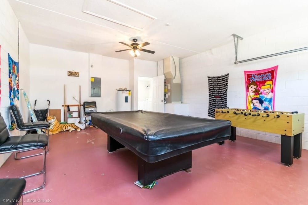 Amazing Pool 5 bed With spa and Games Room - photo 23