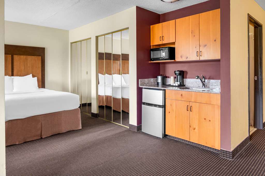 White Pine Inn & Suites - photo 26