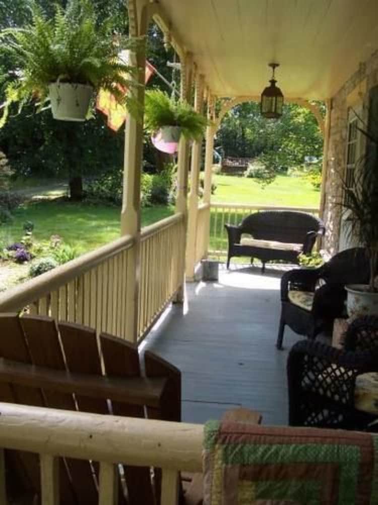 Fallen Tree Farm Bed & Breakfast - photo 48