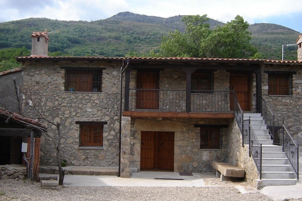La Antigua Tahona — 4-Star Luxury Hotel in Navaconcejo, Spain