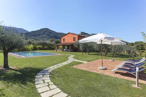 Il Grappolo by Salogi Villas — 4-Star Luxury Hotel in Capannori, Italy