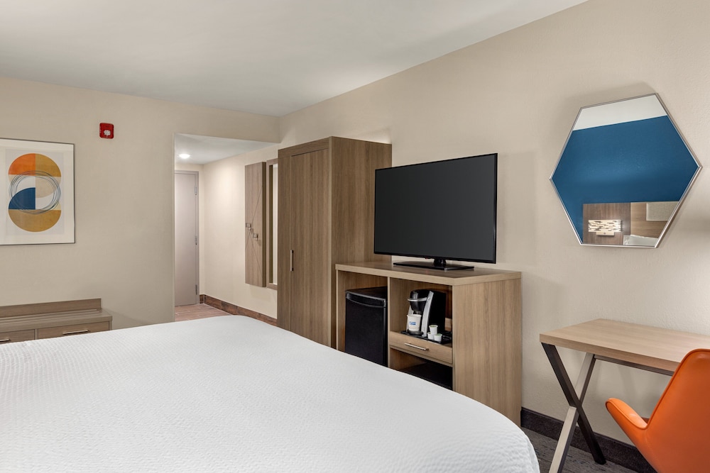 Holiday Inn Express & Suites Evansville Downtown By IHG - photo 14