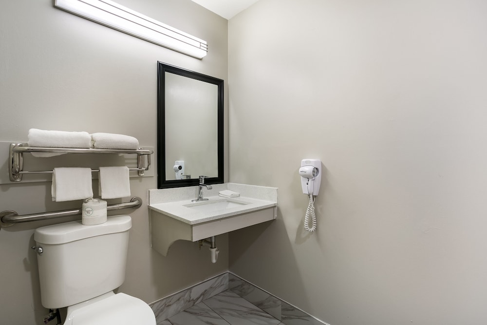 Red Roof Inn Denver - photo 14