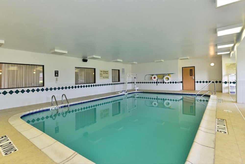 Hampton Inn Sturgis Lagrange Area - photo 26