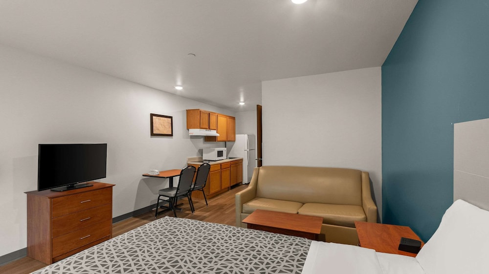 WoodSpring Suites Evansville East - photo 7