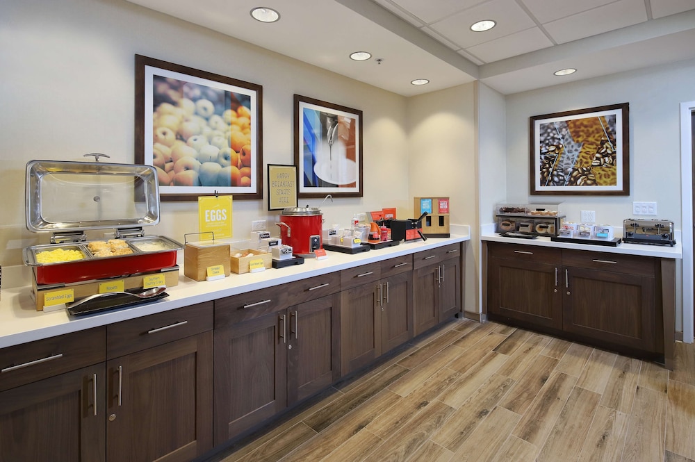 Hampton Inn & Suites Tucson Tech Park - photo 20
