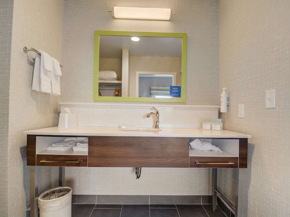 Hampton Inn and Suites Williamstown Ark Encounter - photo 29
