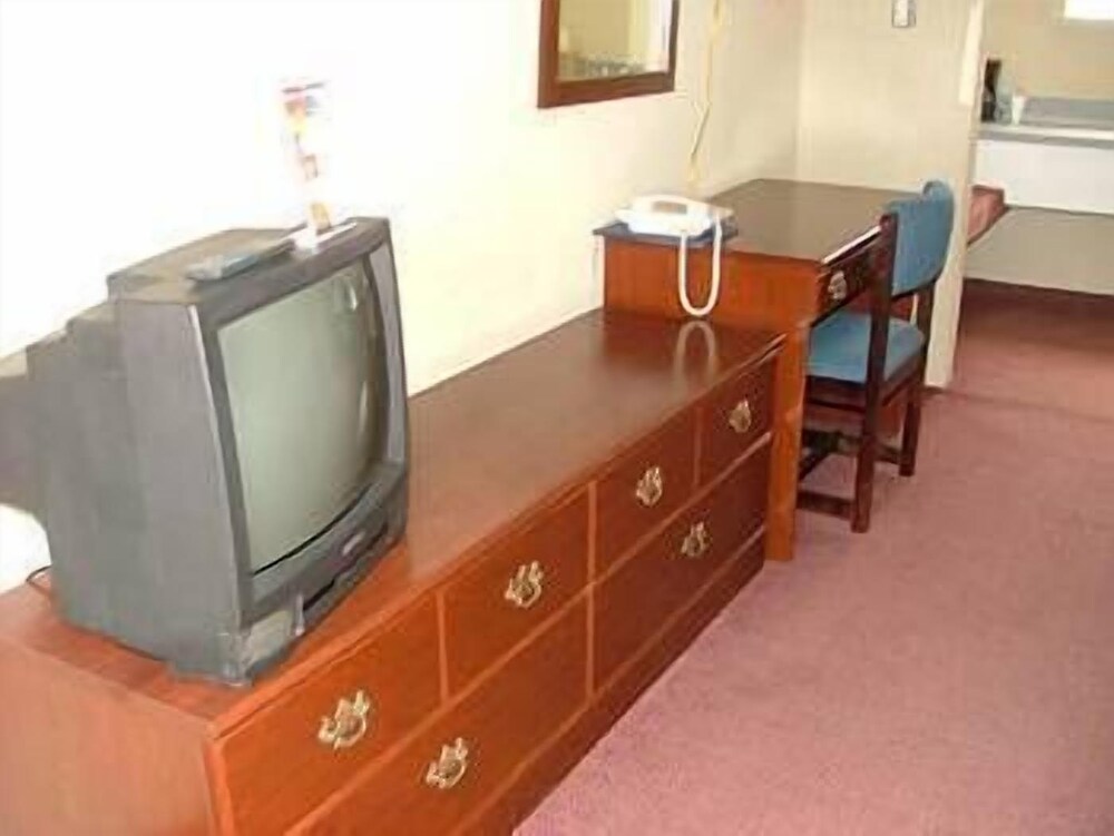 Tecumseh Inn Motel - photo 9