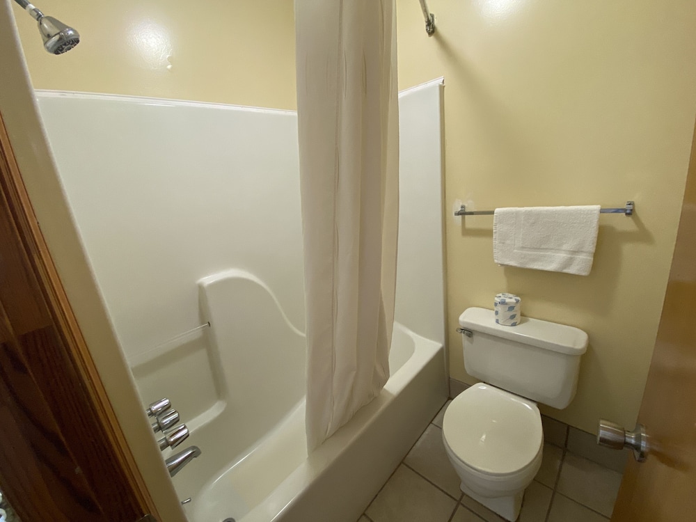 Rodeway Inn Baxley - photo 26