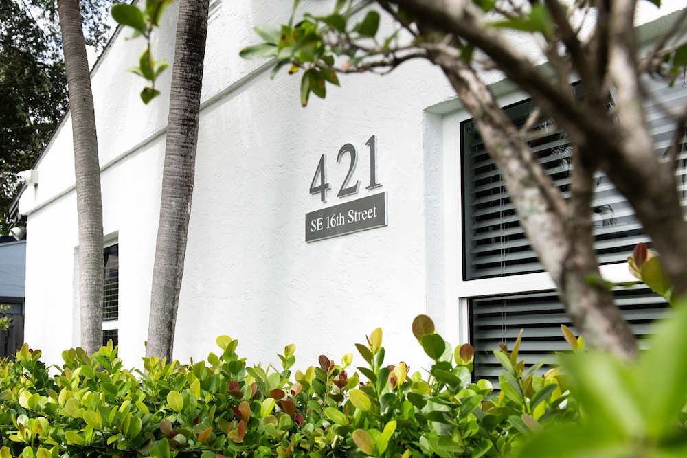 The Lauderdale Boutique Hotel - photo 3