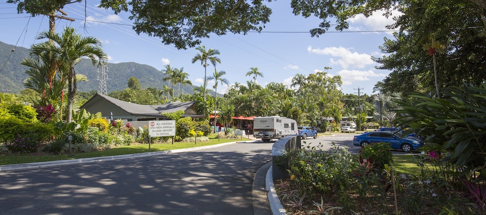 Cool Waters Holiday Park — 4-Star Luxury Hotel in Cairns, Australia