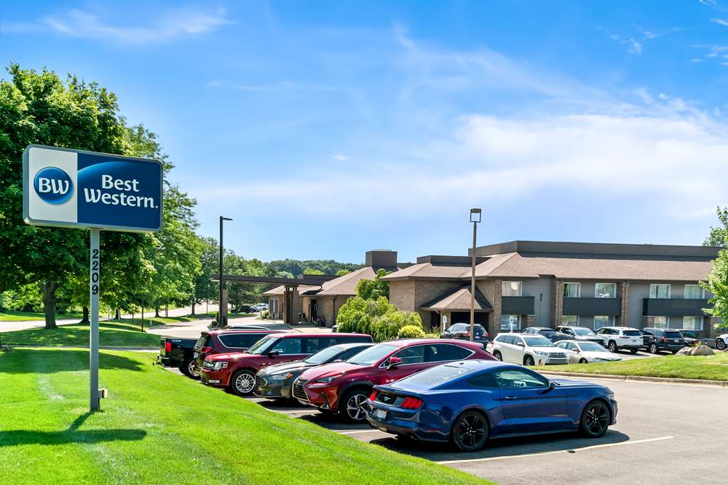 Best Western Okemos East Lansing Hotel & Suites - photo 11