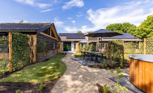 Valkse Hoeve met Hottub 6 personen in Otterlo, Netherlands