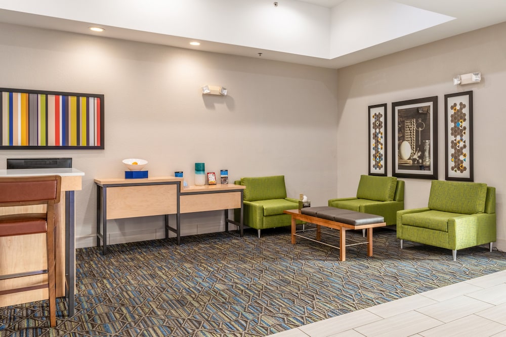 Holiday Inn Express Hotel and Suites Statesville by IHG - photo 42