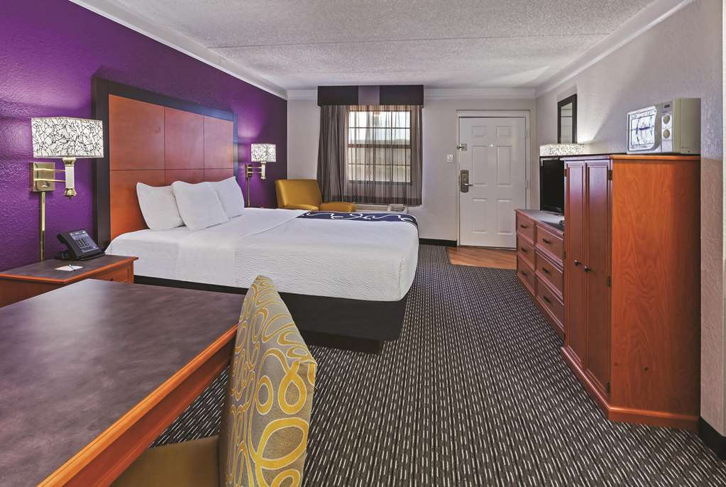 Travelodge by Wyndham Houston Cy Fair - photo 12