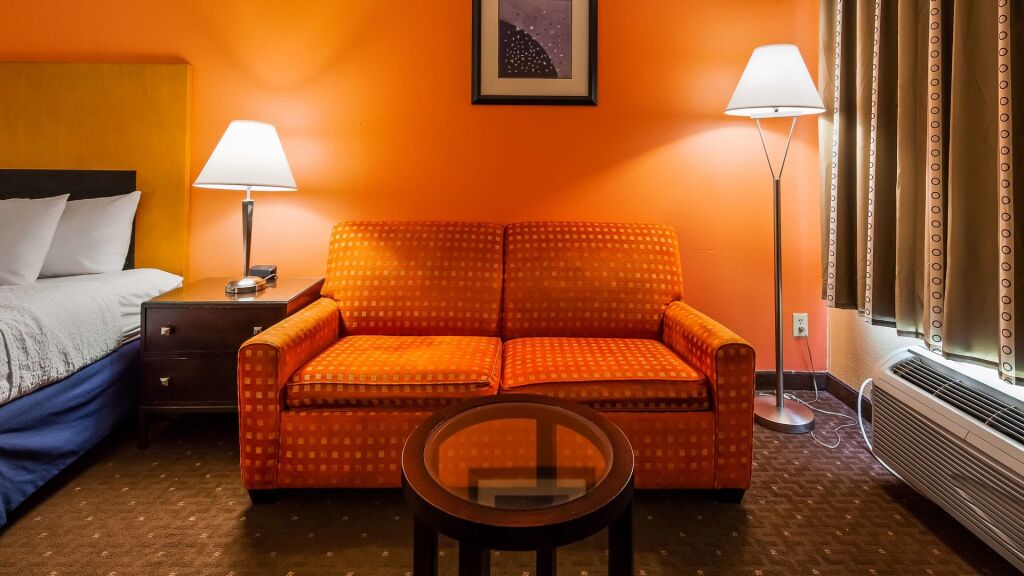 Rodeway Inn - last minute hotel in Fayetteville