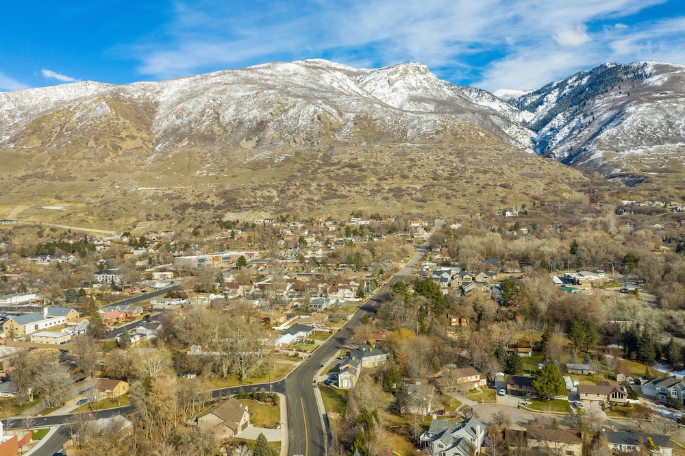 Family Crash Pad near SLC - photo 38