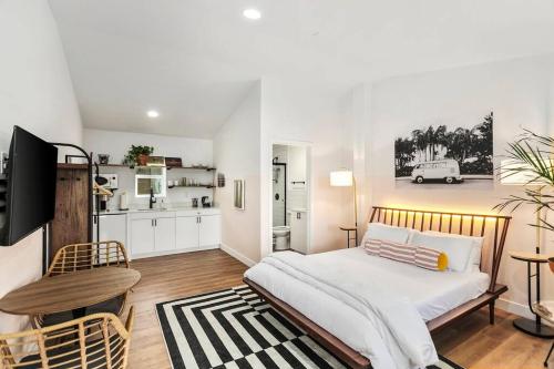 Mokulua Studio suite. hōʻoluʻolu — 4-Star Luxury Hotel in Chandler, United States