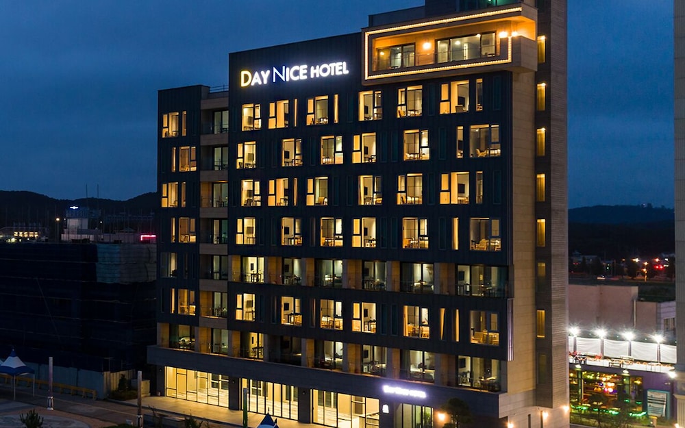Day Nice Hotel - carbon neutral hotel in Busan