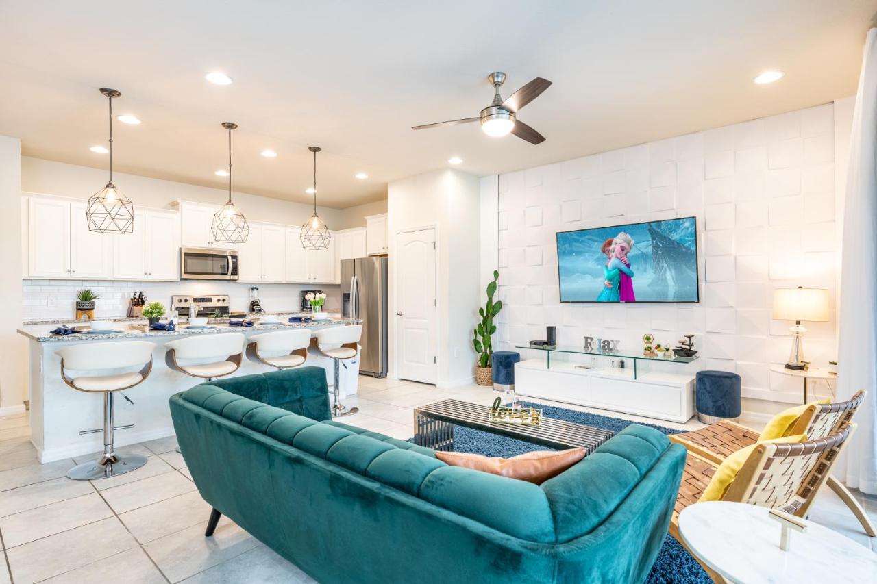 Sunnyside Up Luxurious Townhome w private pool — 4-Star Luxury Hotel in Kissimmee, United States