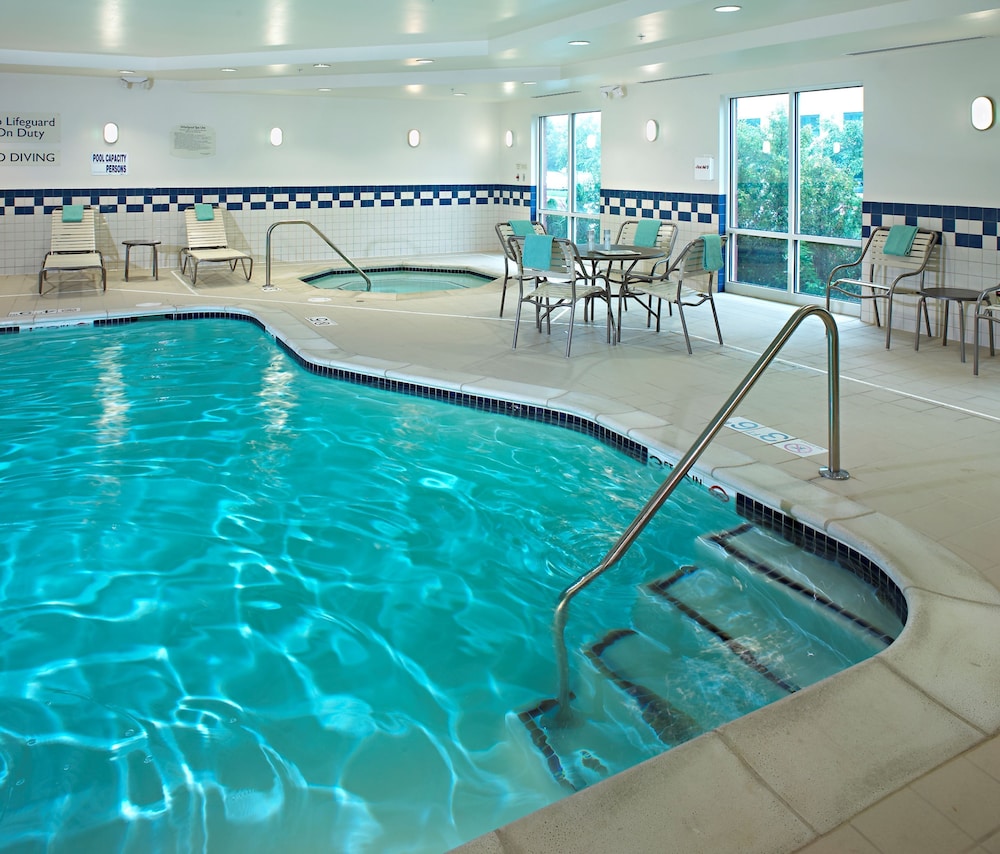 Fairfield Inn & Suites by Marriott Detroit Metro Airport Romulus - photo 15