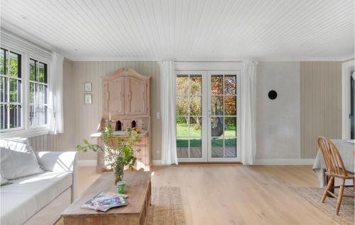 Lovely Home In Føllenslev With Wifi — 5-Star Luxury Hotel in None, Denmark
