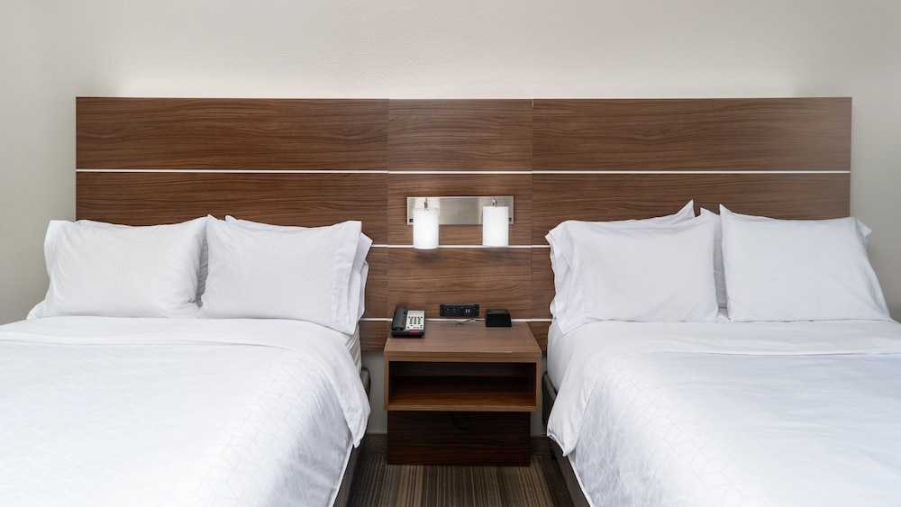 Holiday Inn Express & Suites Dinuba West by IHG - photo 12