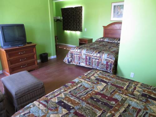Day N Night Inn - photo 7