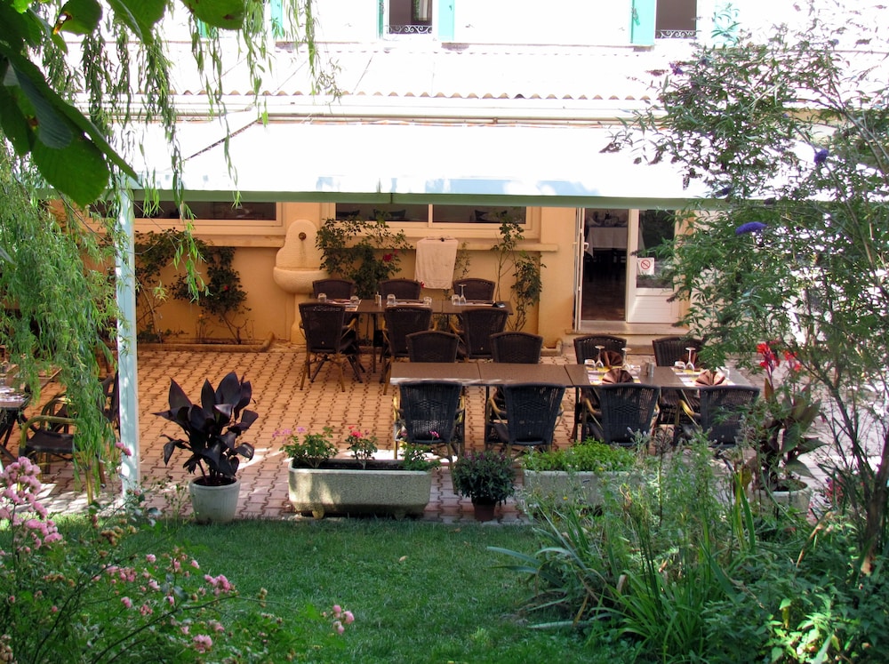 Hôtel Restaurant Le Lachens — hotel in La Bastide-Des-Jourdans
