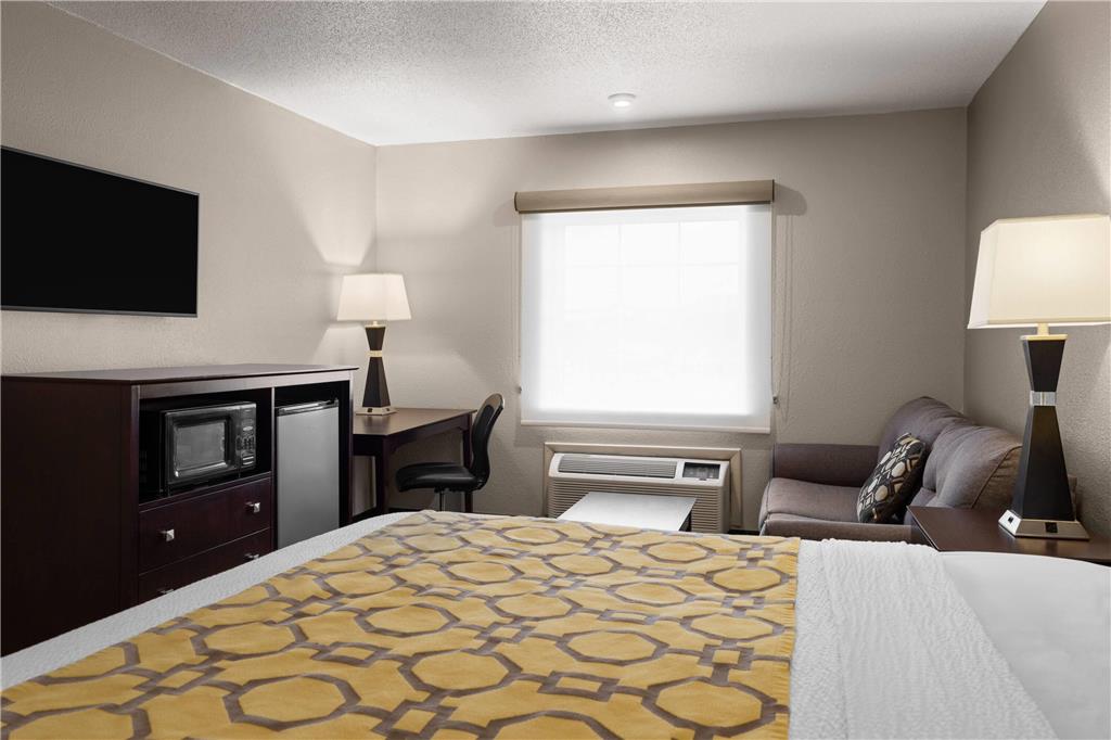 Baymont by Wyndham Jefferson City - photo 13