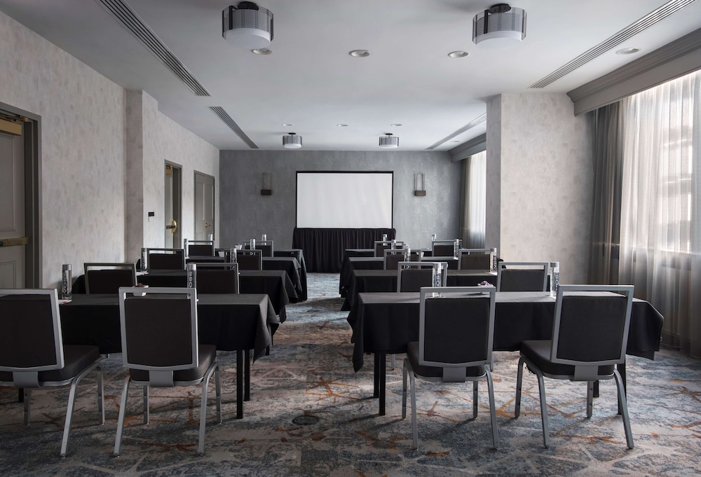 Embassy Suites by Hilton Bethesda Washington DC - photo 27