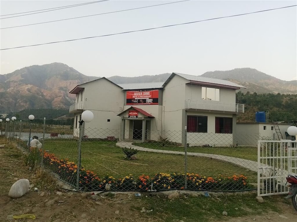 River Dine Hotel in Baffa, Pakistan