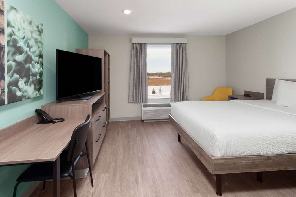 ECHO Suites Extended Stay by Wyndham Madison - photo 35