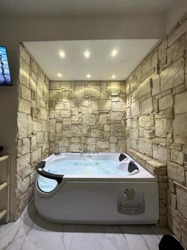 B&B La casa di Anna — 4-Star Luxury Hotel in Teano, Italy