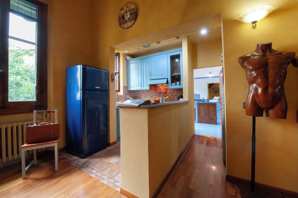 Cate Apartment Flo Apartments — 4-Star Luxury Hotel in Florence, Italy
