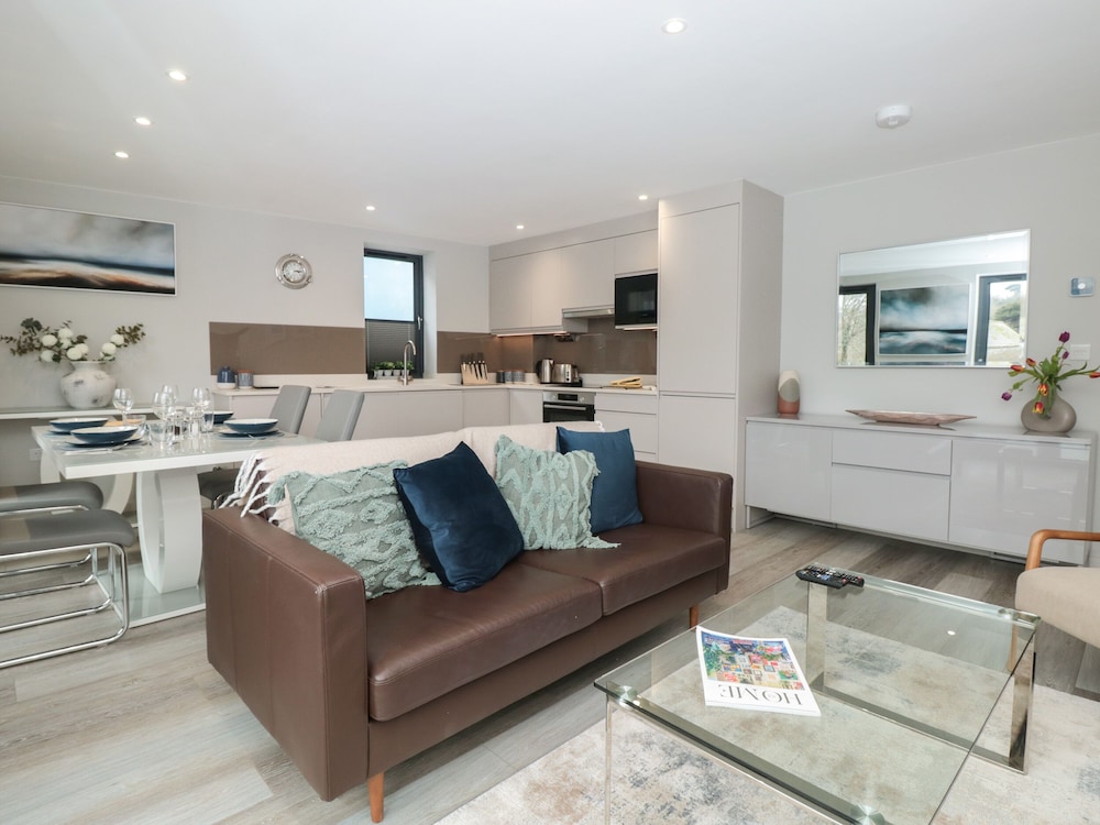 1 De Courcey House — 4-Star Luxury Hotel in Dartmouth, United Kingdom