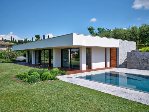 VillasGarda Villa Bardolino — 4-Star Luxury Hotel in Bardolino, Italy