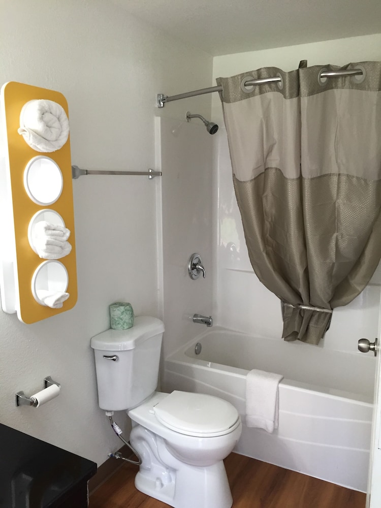 Motel6 Prairie Du Chien WI - photo 29