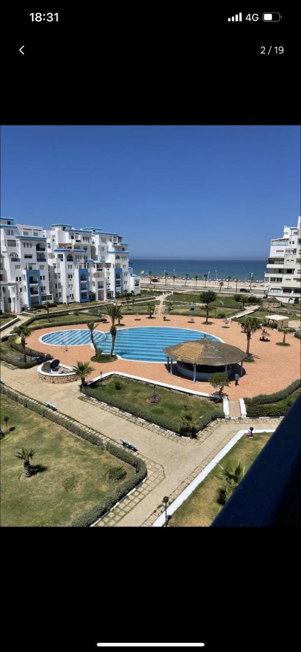 Luxueux appartement avec vue mer & piscine — 4-Star Luxury Hotel in Martil, Morocco