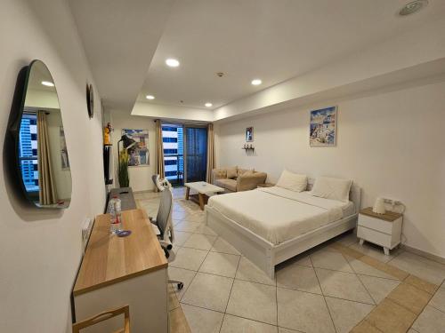 Super Host at Highest Residential Tower in the world Private Rooms in a Shared apartment - last minute hotel in Dubai