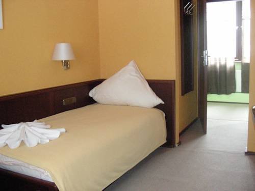 Panorama Hotel Felsenmühle — hotel in Ebersbach