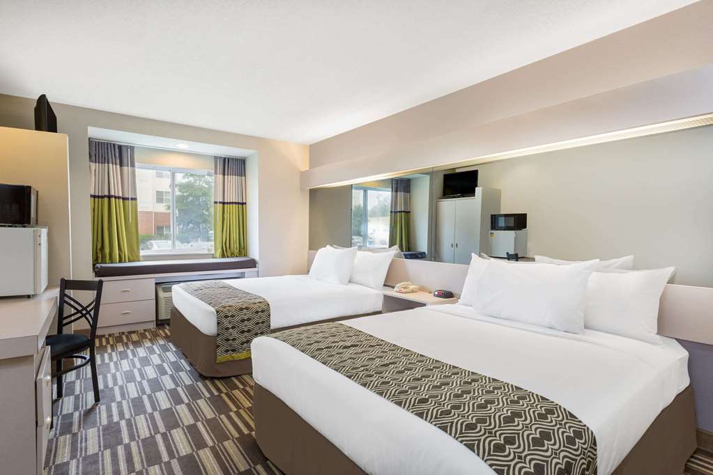 Microtel Inn & Suites by Wyndham Richmond Airport - photo 10