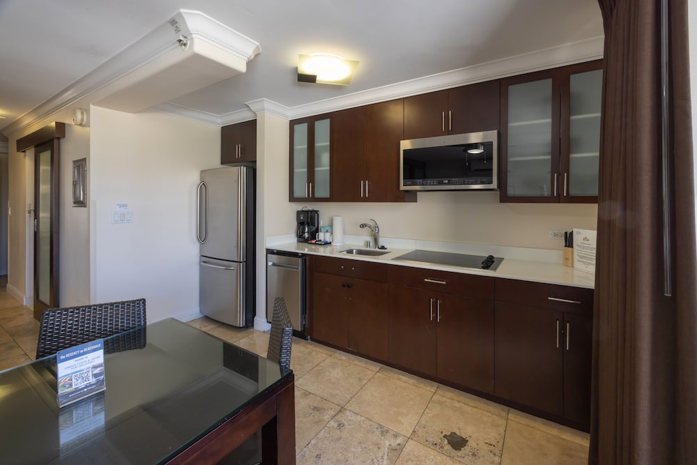 Regency on Beachwalk Waikiki by OUTRIGGER - photo 27