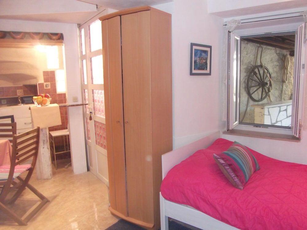 Abjanic Apartments