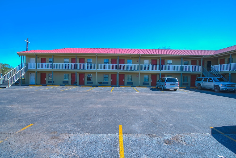Days Inn by Wyndham Aransas Pass - photo 39