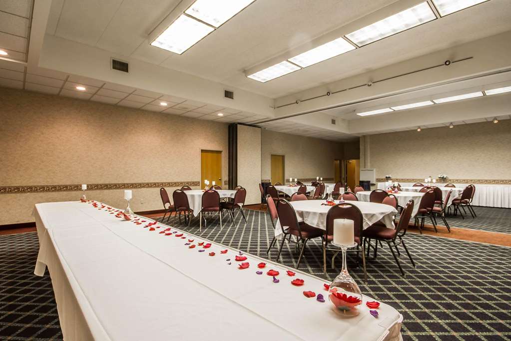 Comfort Inn & Suites Madison Airport - photo 41