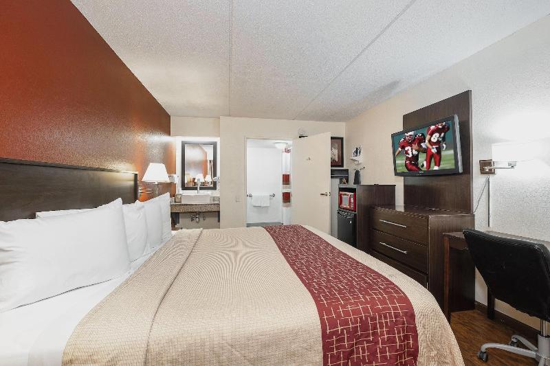 Red Roof Inn Jackson North Ridgeland - photo 35